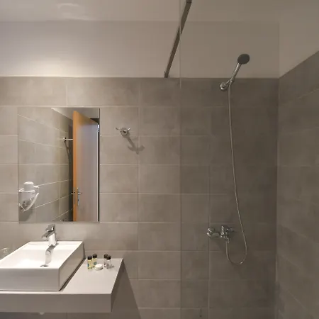 Evita Bay Hotell 4*